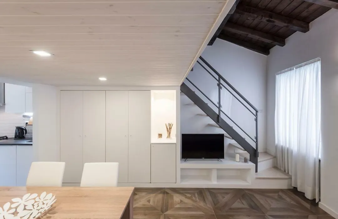 Luxury Apartment Milano Centro-1